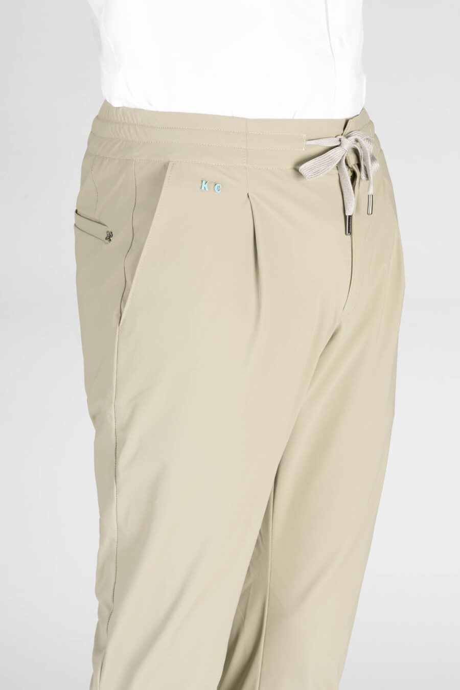 ALVISE REGULAR PANTS IN BEIGE TECHNICAL FABRIC - immagine 4