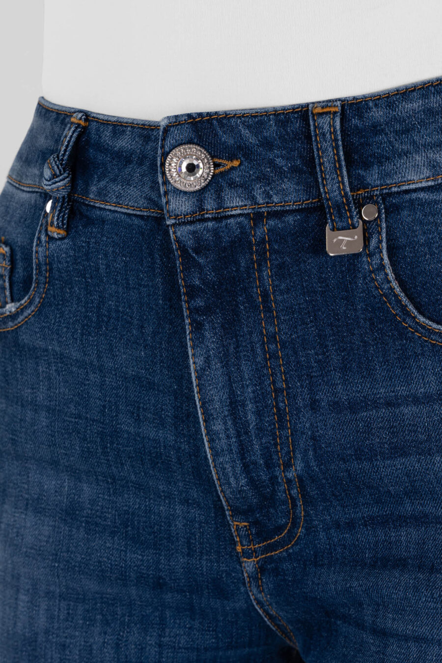 MONICA WIDE LEG JEANS IN MEDIUM BLUE DENIM - Image 9