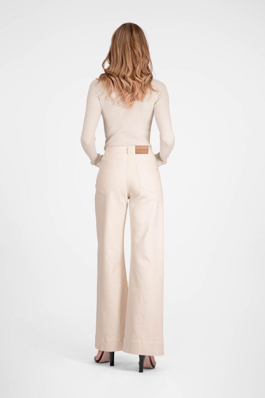 PANTALONE VIOLA WIDE LEG IN BULL DI COTONE BEIGE - immagine 2
