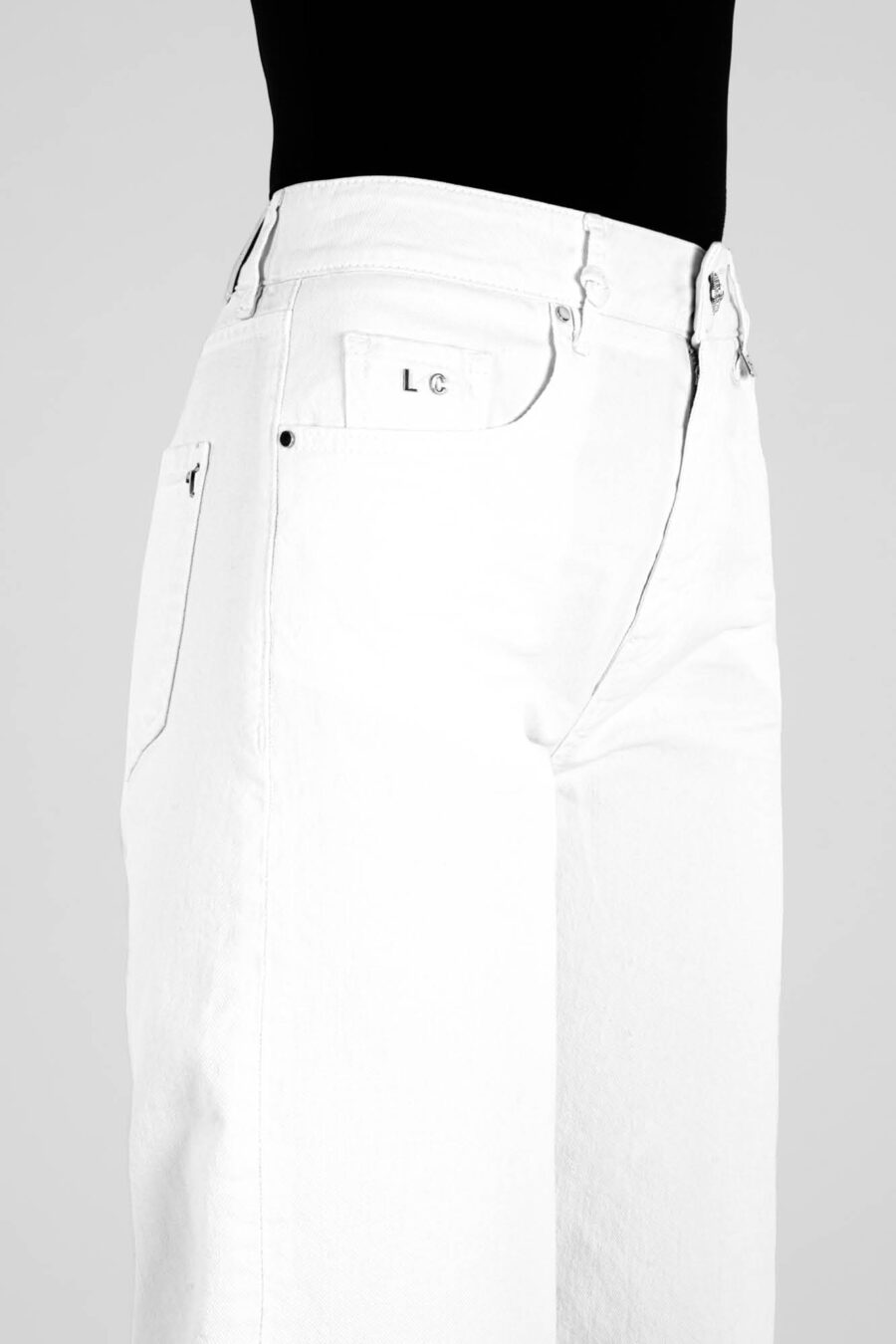 JEANS MONICA GAMBA LARGA IN BULL DI COTONE BIANCO - Image 6