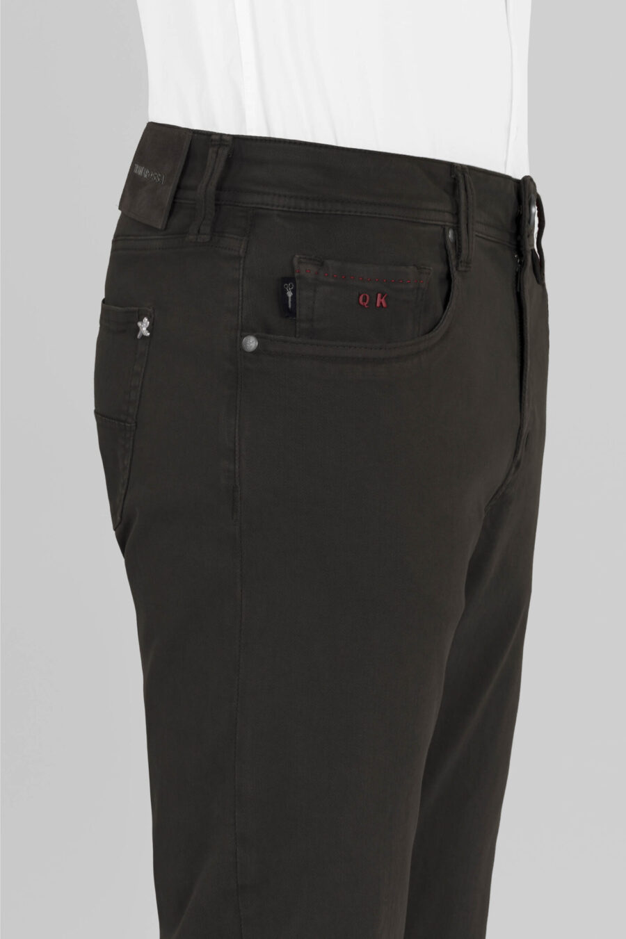 MICHELANGELO ZIP SS REGULAR PANTS IN BROWN COTTON GABARDINE - immagine 4