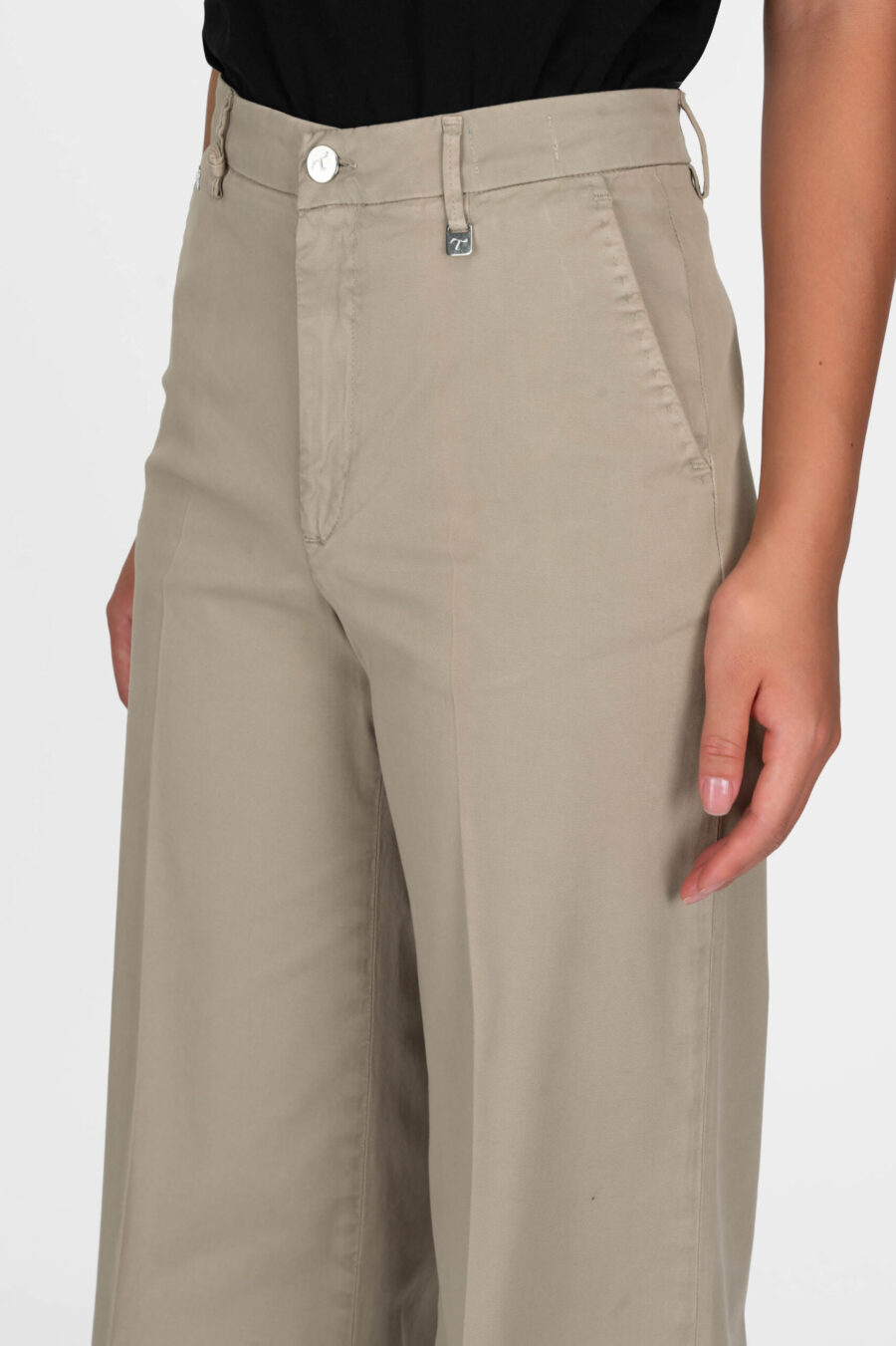 PANTALONE AMELIA WIDE LEG IN GABARDINA DI COTONE BEIGE - immagine 4