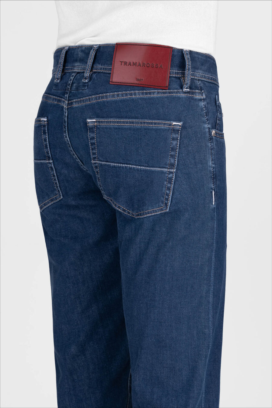 LEONARDO SLIM JEANS IN MEDIUM BLUE DENIM - Image 4