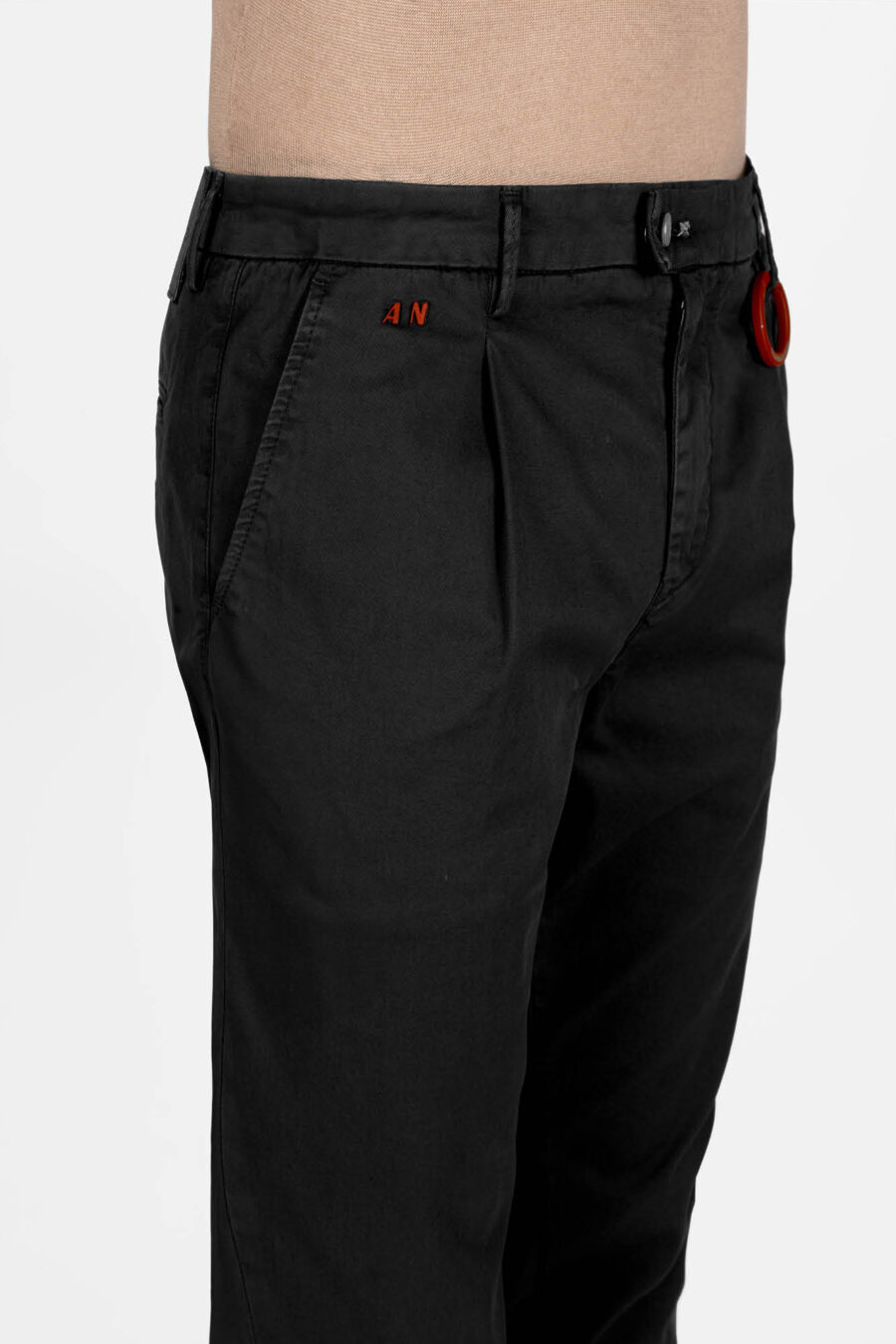 ALBERTO CARROT PANTS IN BLACK COTTON GABARDINE - immagine 4