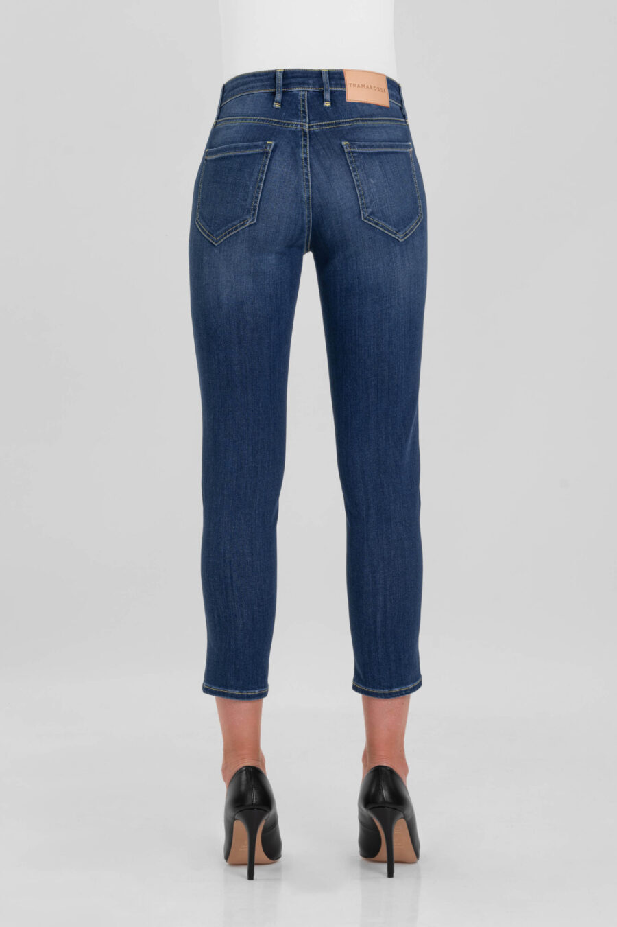 BIANCA CAPRI SKINNY JEANS IN MEDIUM BLUE STRETCH DENIM - Image 6