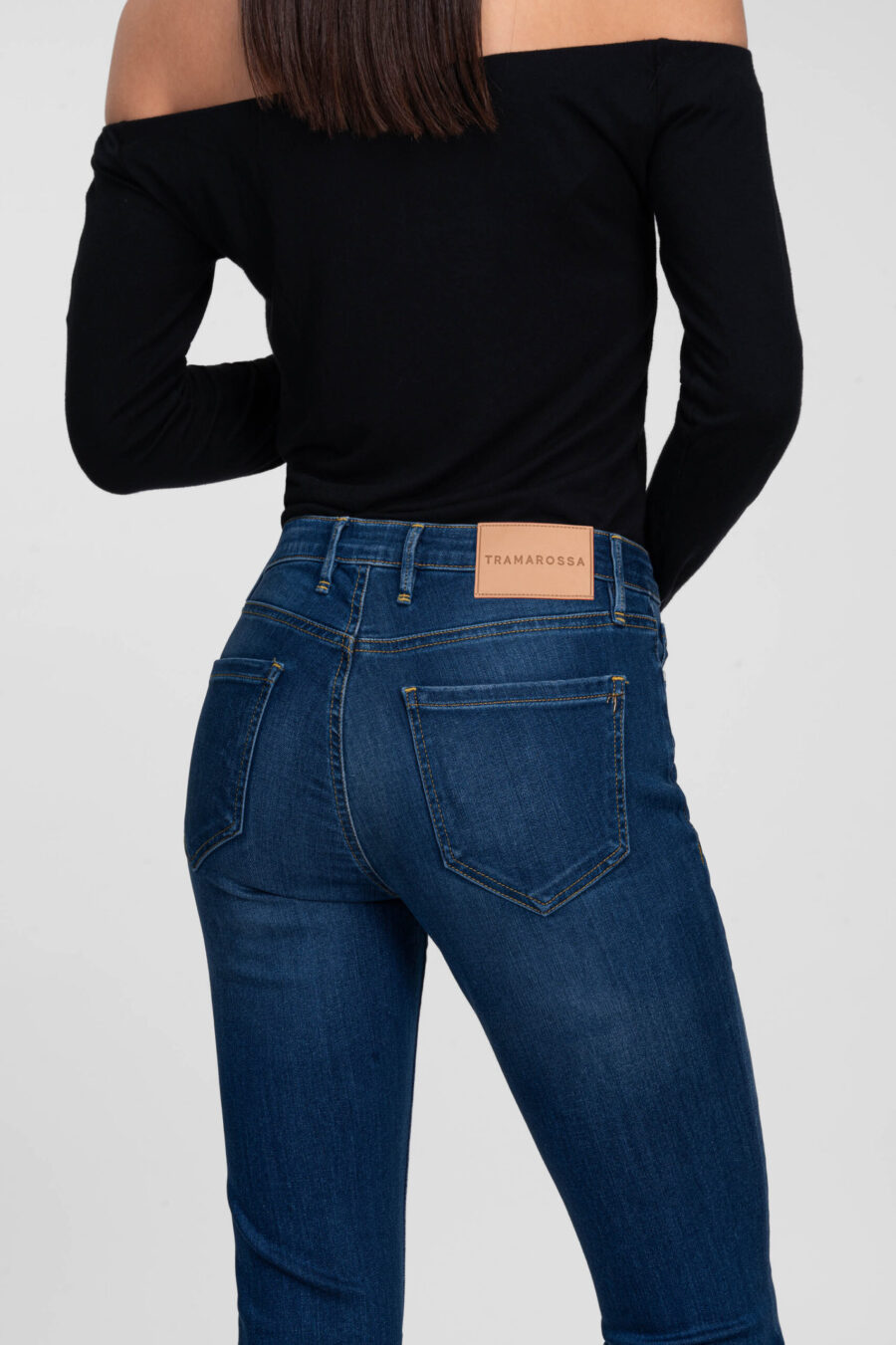 BIANCA FLARE CUT JEANS IN MEDIUM BLUE STRETCH DENIM - Image 4