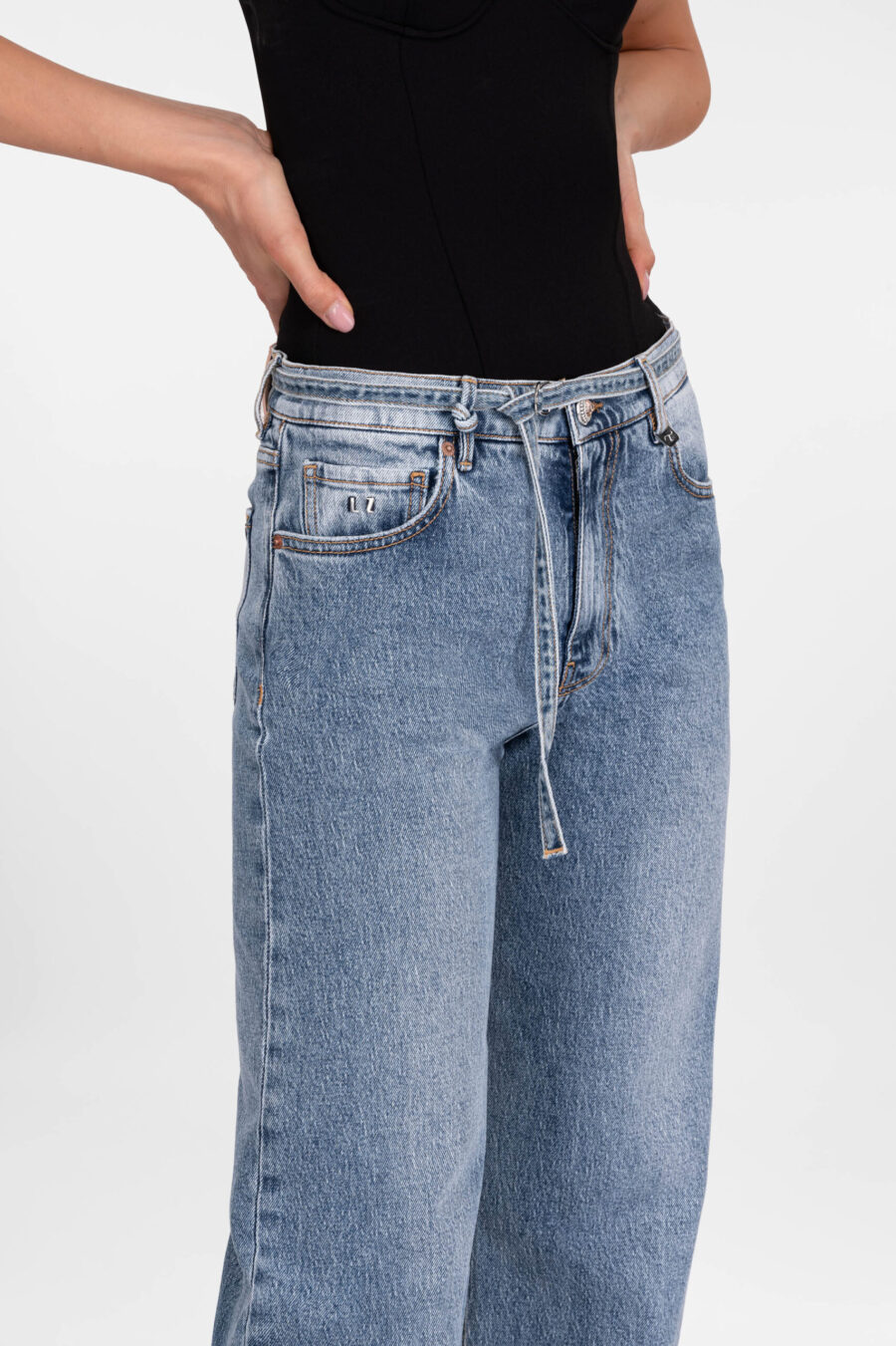 HOLLYWOOD BARREL JEANS IN MEDIUM BLUE DENIM - immagine 5