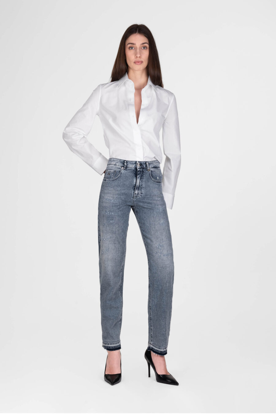LIGHT BLUE DENIM MONICA MUM JEANS - immagine 3