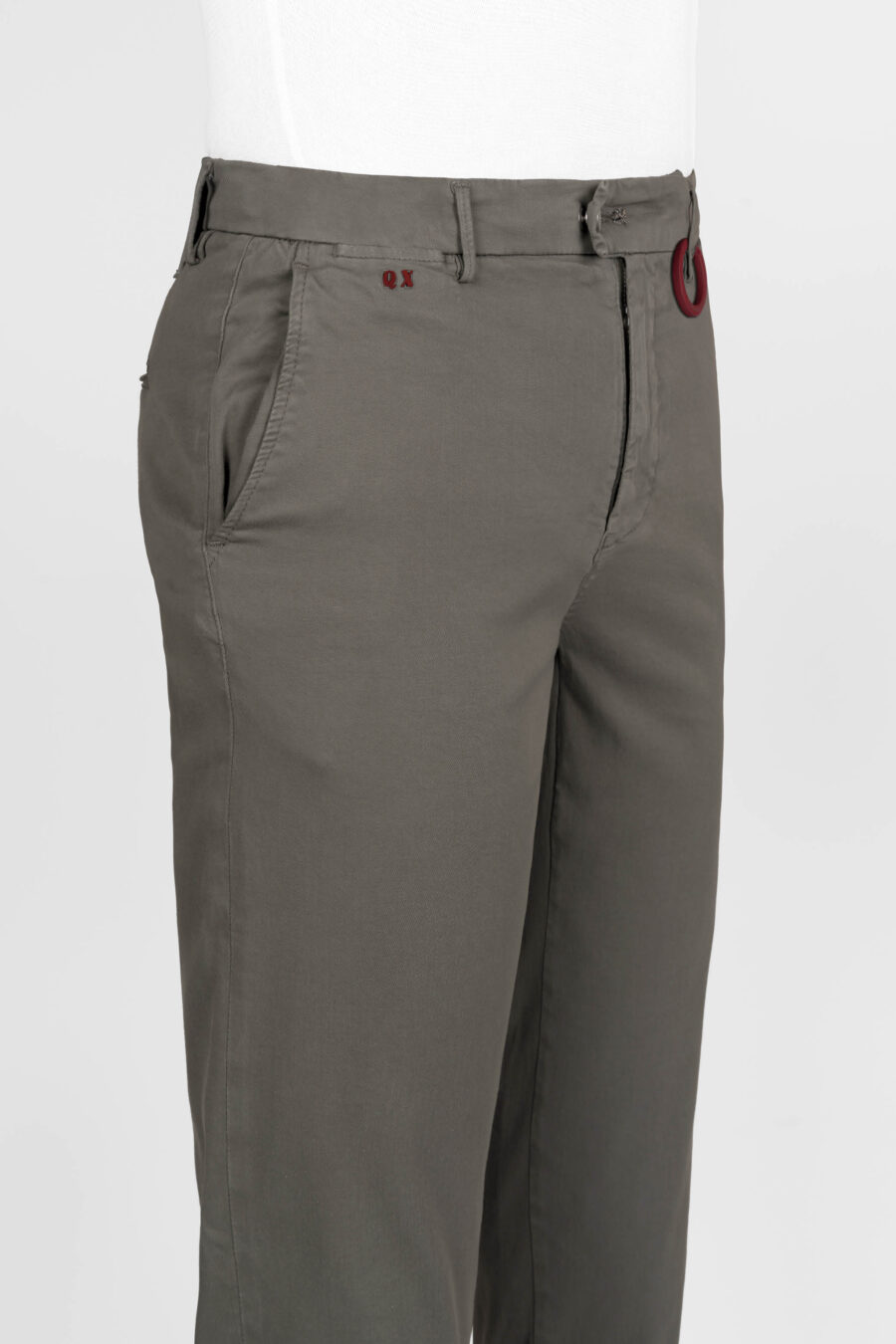 PANTALONE LUIS SLIM IN GABARDINA DI COTONE STRETCH MARRONE - immagine 4